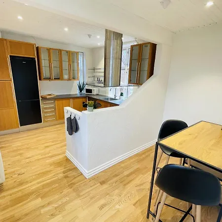 Apartment Aday - Enchanting 2 Bedroom In The Heart Of