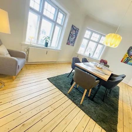 Aday - Enchanting 2 Bedroom In The Heart Of Apartment *
