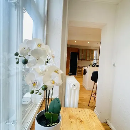Apartment Aday - Enchanting 2 Bedroom In The Heart Of Aalborg