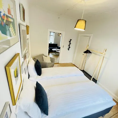 Apartamento Aday - Enchanting 2 Bedroom In The Heart Of