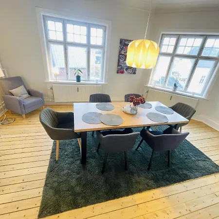Apartment Aday - Enchanting 2 Bedroom In The Heart Of Aalborg