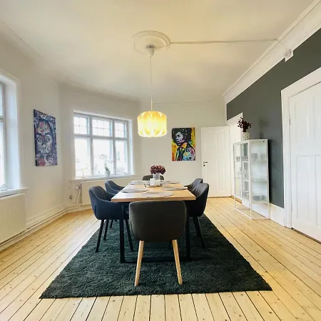 Apartment Aday - Enchanting 2 Bedroom In The Heart Of Aalborg