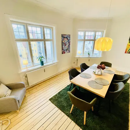 Apartment Aday - Enchanting 2 Bedroom In The Heart Of