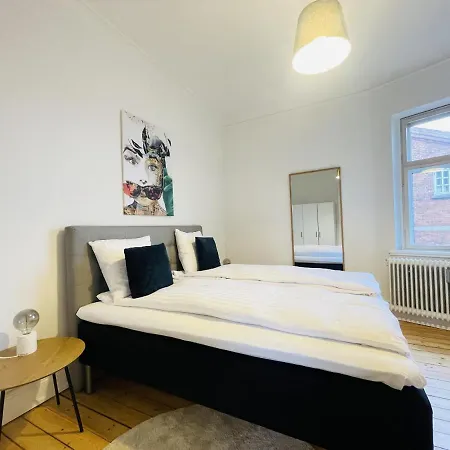 Aday - Enchanting 2 Bedroom In The Heart Of Aalborg