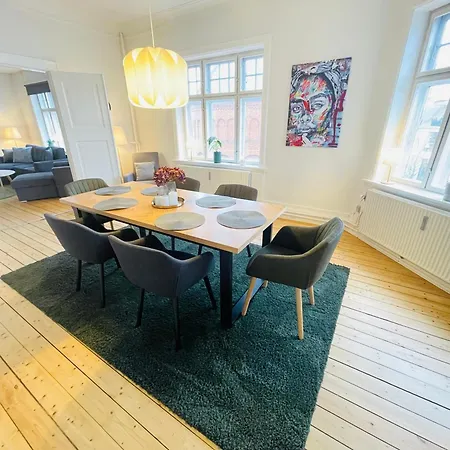 Aday - Enchanting 2 Bedroom In The Heart Of * Aalborg