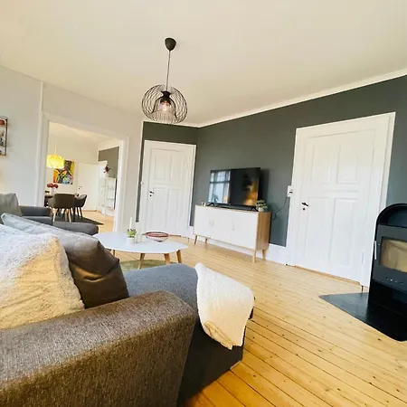 Aday - Enchanting 2 Bedroom In The Heart Of Aalborg