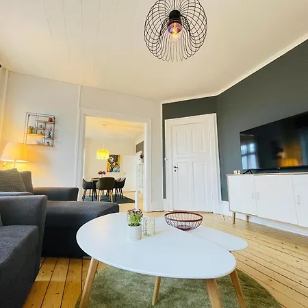 Aday - Enchanting 2 Bedroom In The Heart Of