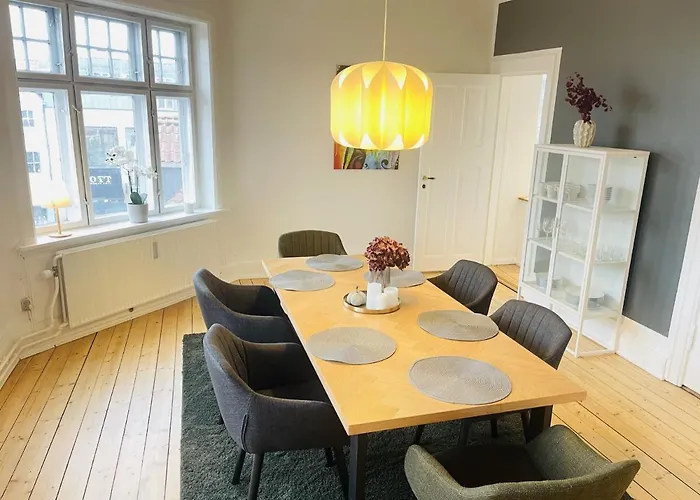 Aday - Enchanting 2 Bedroom In The Heart Of アパート オールボー