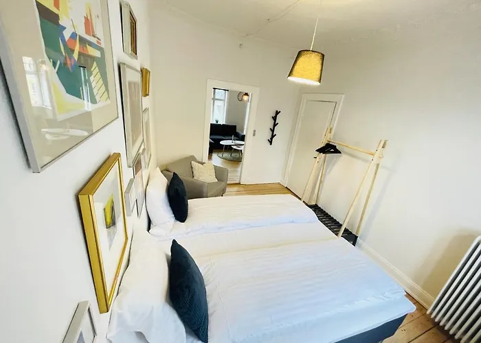 アパート Aday - Enchanting 2 Bedroom In The Heart Of