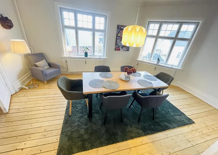 アパート Aday - Enchanting 2 Bedroom In The Heart Of オールボー