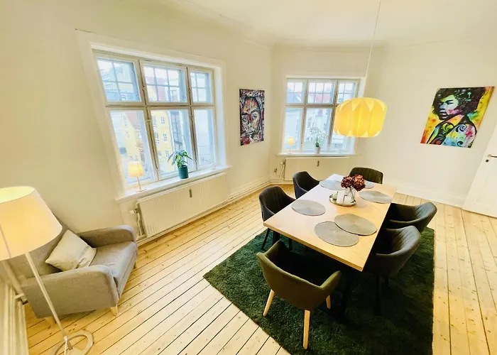 アパート Aday - Enchanting 2 Bedroom In The Heart Of