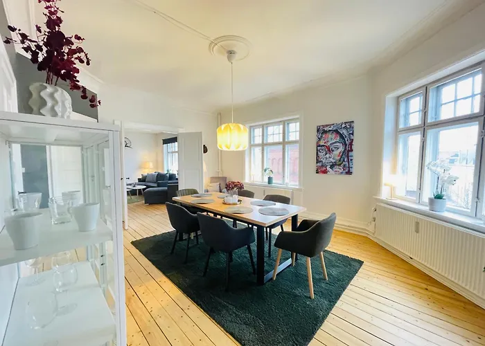 Aday - Enchanting 2 Bedroom In The Heart Of