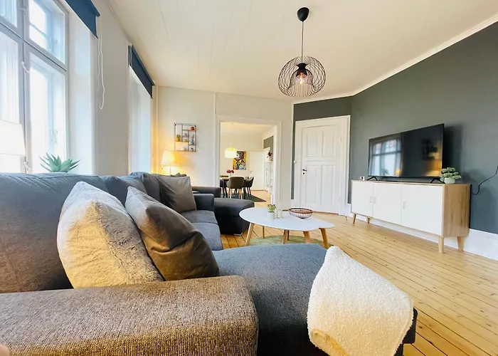 Aday - Enchanting 2 Bedroom In The Heart Of アパート *