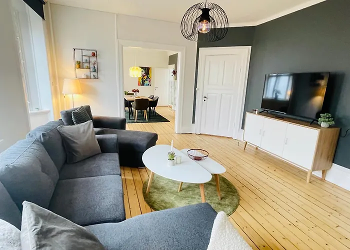 アパート Aday - Enchanting 2 Bedroom In The Heart Of オールボー